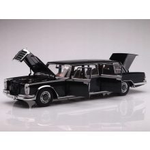 Mercedes Benz 600 LWB Pullman (W100)