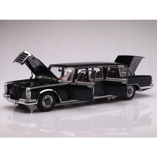 Mercedes Benz 600 LWB Pullman (W100)