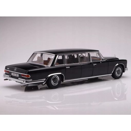 Mercedes Benz 600 LWB Pullman (W100)