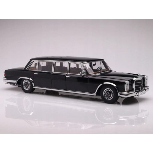 Mercedes Benz 600 LWB Pullman (W100)