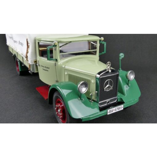 Mercedes Benz LO 2750 Truck with Tarpaulin