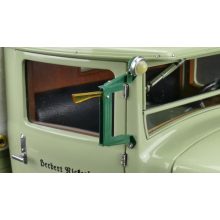 Mercedes Benz LO 2750 Truck with Tarpaulin